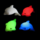 Delfines de regalos de diseño personalizado en forma de PVC, cambio Mini Led llavero de colores