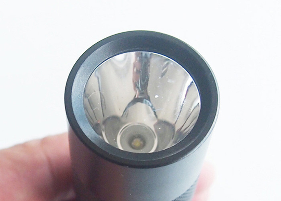 cavadura de la linterna libre 5W del poder más elevado del CREE LED del rasguño con el clip metálico