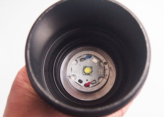 La linterna de LED táctica 1300 del CREE T6 del LM 10 W para cazar, poder más elevado llevó la antorcha